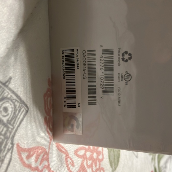 Google Nest Hub with Built-In Google Assistant, Chalk (GA00516-US) - Picture 6 of 6